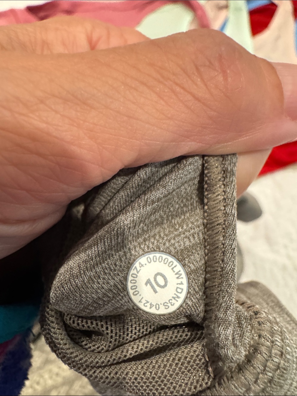 Lululemon Women’s Swiftly Tank Top Waist Length and one Align Crop top Lot of 7 - Picture 14 of 14